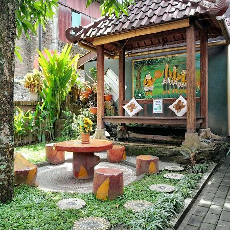 Ngampilan Backpacker Hostel Yogyakarta Kültér fotó