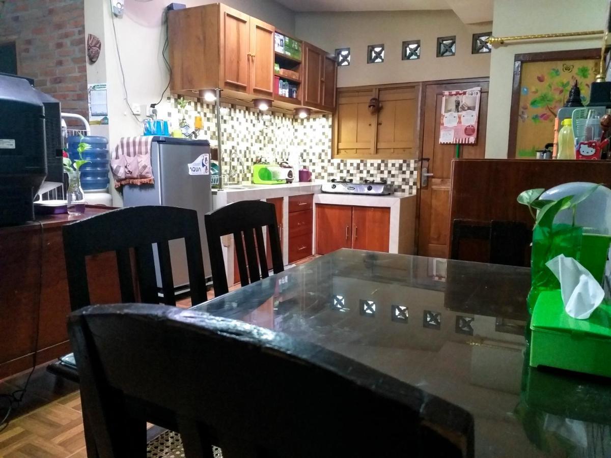 Ngampilan Backpacker Hostel Yogyakarta Kültér fotó